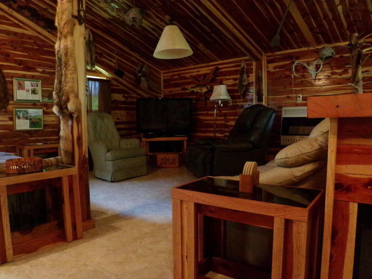 Cedar Cabin Located On A Buffalo Farm Marshall Eksteriør bilde